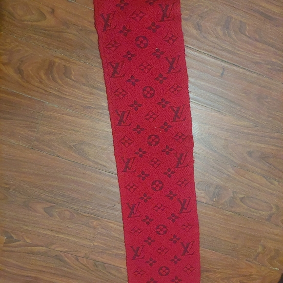 Louis Vuitton scarf - Picture 3 of 4